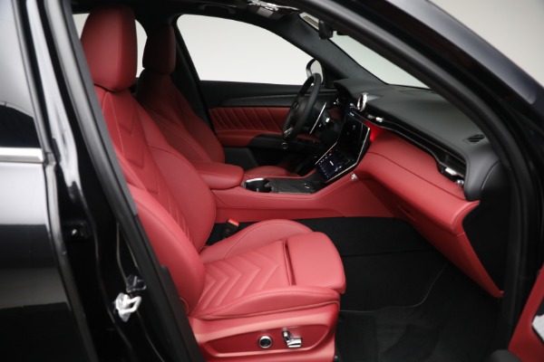 New 2025 Maserati Grecale for sale $84,856 at Alfa Romeo of Greenwich in Greenwich CT 06830 16