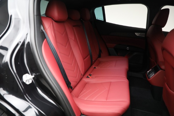 New 2025 Maserati Grecale for sale $84,856 at Alfa Romeo of Greenwich in Greenwich CT 06830 19