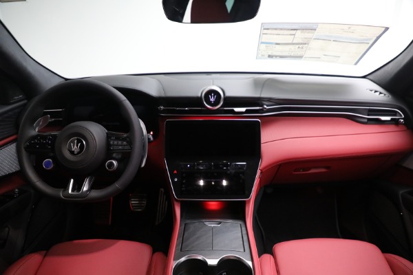 New 2025 Maserati Grecale for sale $84,856 at Alfa Romeo of Greenwich in Greenwich CT 06830 21