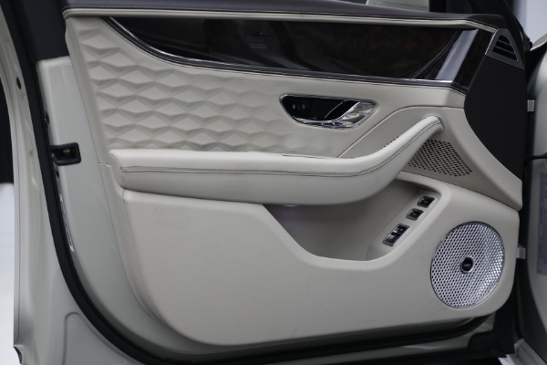 New 2025 Bentley Flying Spur Speed for sale $301,900 at Alfa Romeo of Greenwich in Greenwich CT 06830 17