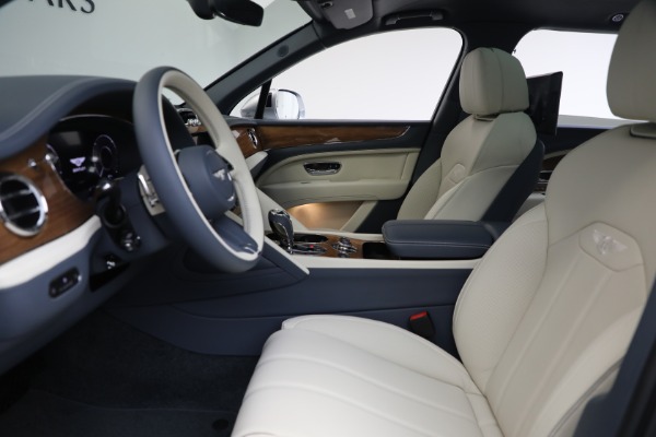 New 2025 Bentley Bentayga EWB V8 for sale $262,915 at Alfa Romeo of Greenwich in Greenwich CT 06830 16