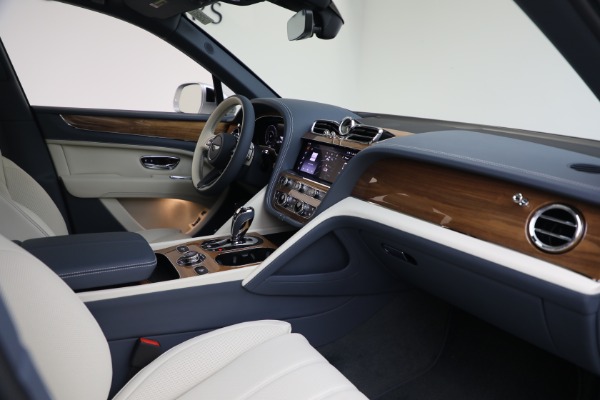 New 2025 Bentley Bentayga EWB V8 for sale $262,915 at Alfa Romeo of Greenwich in Greenwich CT 06830 23