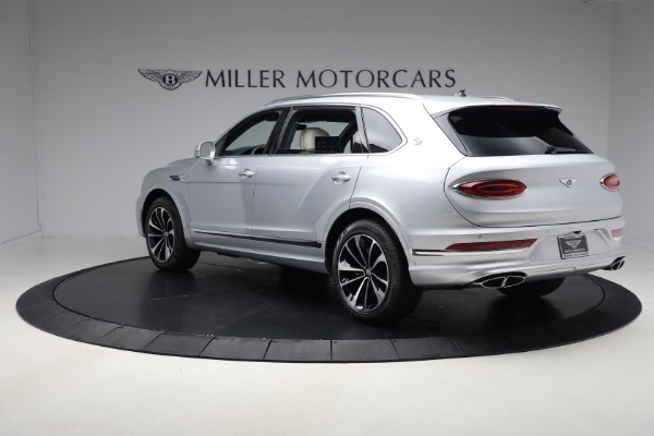 New 2025 Bentley Bentayga EWB V8 for sale $262,915 at Alfa Romeo of Greenwich in Greenwich CT 06830 3