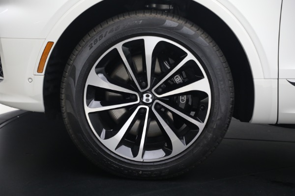 New 2025 Bentley Bentayga V8 for sale $199,900 at Alfa Romeo of Greenwich in Greenwich CT 06830 10