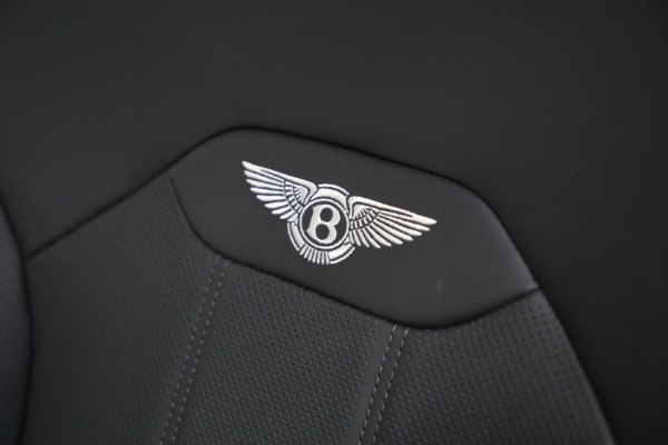 New 2025 Bentley Bentayga V8 for sale $199,900 at Alfa Romeo of Greenwich in Greenwich CT 06830 18