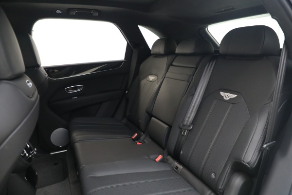 New 2025 Bentley Bentayga V8 for sale $199,900 at Alfa Romeo of Greenwich in Greenwich CT 06830 21