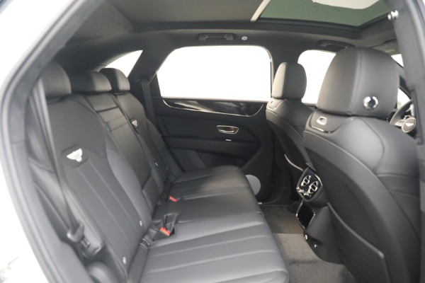 New 2025 Bentley Bentayga V8 for sale $199,900 at Alfa Romeo of Greenwich in Greenwich CT 06830 26