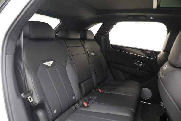New 2025 Bentley Bentayga V8 for sale $199,900 at Alfa Romeo of Greenwich in Greenwich CT 06830 27