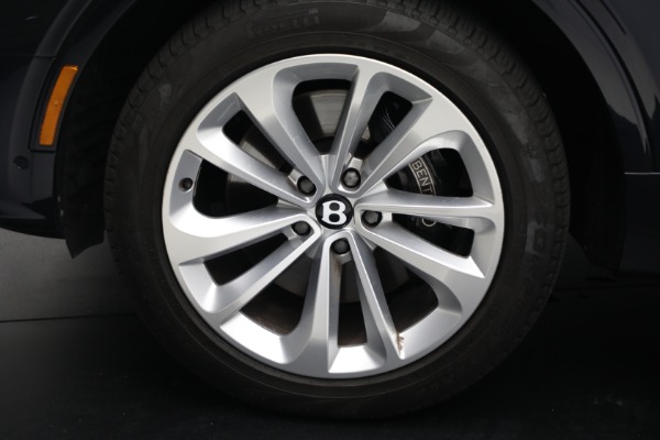 Used 2024 Bentley Bentayga EWB V8 for sale $204,900 at Alfa Romeo of Greenwich in Greenwich CT 06830 16