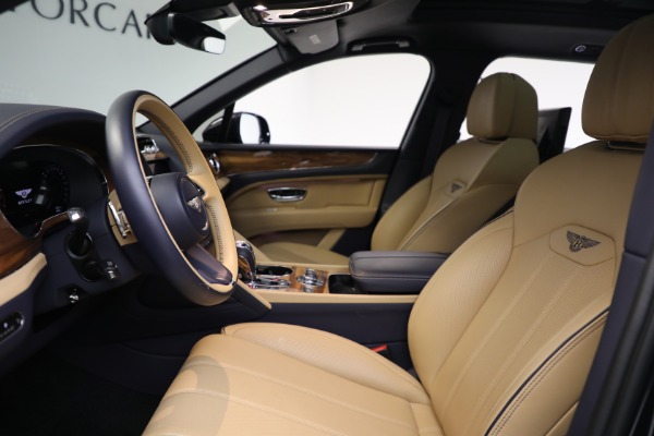 Used 2024 Bentley Bentayga EWB V8 for sale $204,900 at Alfa Romeo of Greenwich in Greenwich CT 06830 19