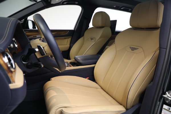 Used 2024 Bentley Bentayga EWB V8 for sale $204,900 at Alfa Romeo of Greenwich in Greenwich CT 06830 20