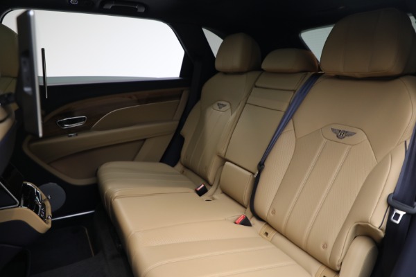 Used 2024 Bentley Bentayga EWB V8 for sale $204,900 at Alfa Romeo of Greenwich in Greenwich CT 06830 23