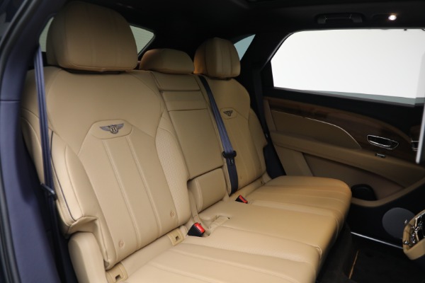 Used 2024 Bentley Bentayga EWB V8 for sale $204,900 at Alfa Romeo of Greenwich in Greenwich CT 06830 27