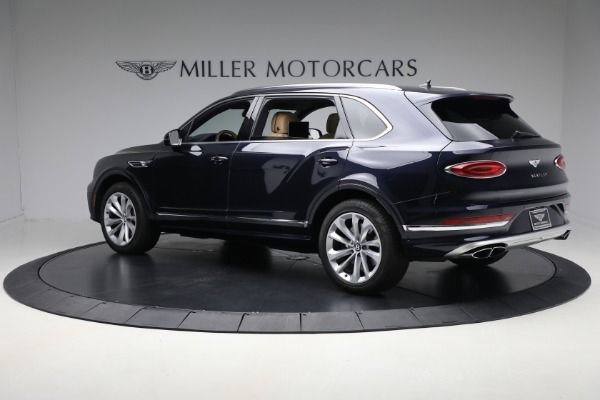 Used 2024 Bentley Bentayga EWB V8 for sale $204,900 at Alfa Romeo of Greenwich in Greenwich CT 06830 3