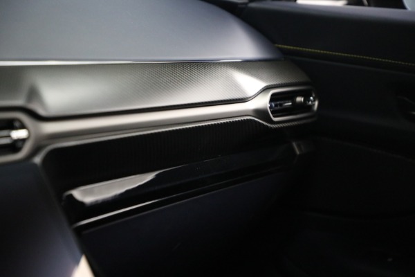 New 2026 Aston Martin Vantage for sale $240,400 at Alfa Romeo of Greenwich in Greenwich CT 06830 26