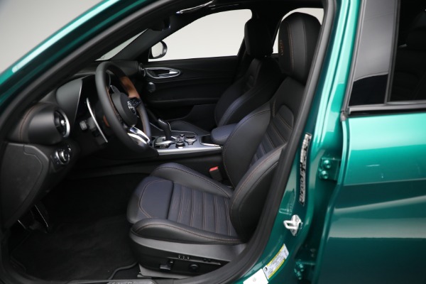 New 2025 Alfa Romeo Giulia Intensa for sale Sold at Alfa Romeo of Greenwich in Greenwich CT 06830 14