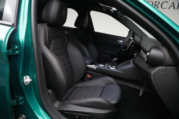 New 2025 Alfa Romeo Giulia Intensa for sale Sold at Alfa Romeo of Greenwich in Greenwich CT 06830 17