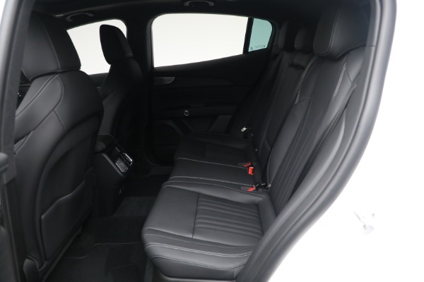 Used 2025 Maserati Grecale for sale $57,550 at Alfa Romeo of Greenwich in Greenwich CT 06830 17