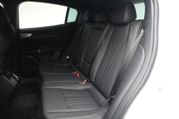 Used 2025 Maserati Grecale for sale $57,550 at Alfa Romeo of Greenwich in Greenwich CT 06830 18