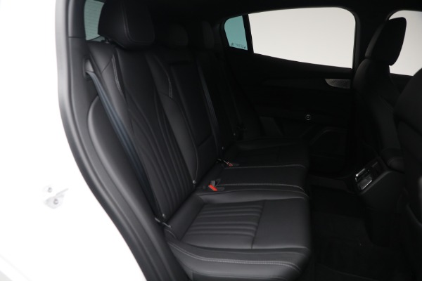 Used 2025 Maserati Grecale for sale $57,550 at Alfa Romeo of Greenwich in Greenwich CT 06830 20