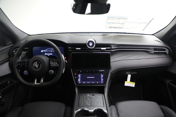 Used 2025 Maserati Grecale for sale $57,550 at Alfa Romeo of Greenwich in Greenwich CT 06830 22