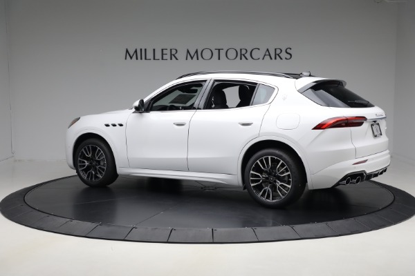 Used 2025 Maserati Grecale for sale $57,550 at Alfa Romeo of Greenwich in Greenwich CT 06830 4
