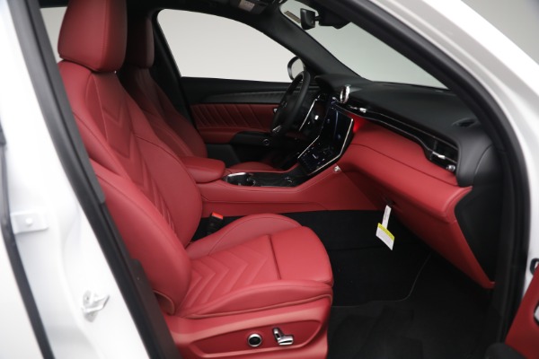 New 2025 Maserati Grecale for sale $82,286 at Alfa Romeo of Greenwich in Greenwich CT 06830 16