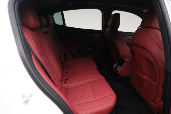 New 2025 Maserati Grecale for sale $82,286 at Alfa Romeo of Greenwich in Greenwich CT 06830 18