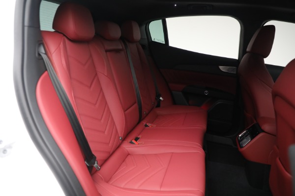 New 2025 Maserati Grecale for sale $82,286 at Alfa Romeo of Greenwich in Greenwich CT 06830 19