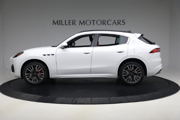 New 2025 Maserati Grecale for sale $82,286 at Alfa Romeo of Greenwich in Greenwich CT 06830 2