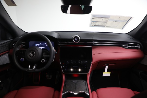 New 2025 Maserati Grecale for sale $82,286 at Alfa Romeo of Greenwich in Greenwich CT 06830 22