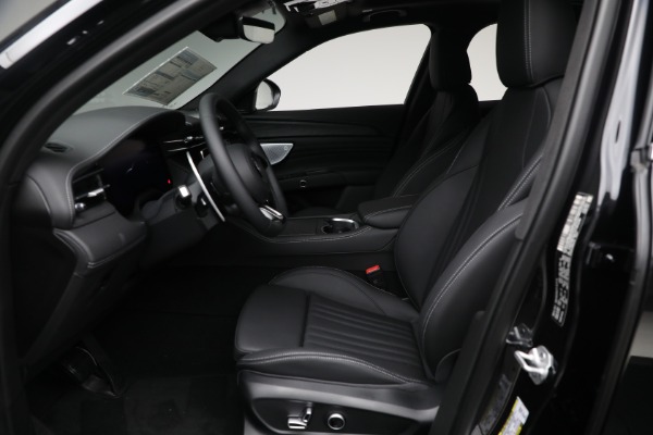 New 2025 Maserati Grecale for sale $77,466 at Alfa Romeo of Greenwich in Greenwich CT 06830 14