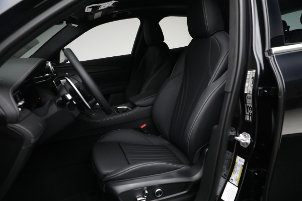 New 2025 Maserati Grecale for sale $77,466 at Alfa Romeo of Greenwich in Greenwich CT 06830 15