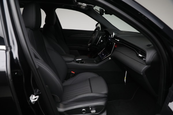 New 2025 Maserati Grecale for sale $77,466 at Alfa Romeo of Greenwich in Greenwich CT 06830 16