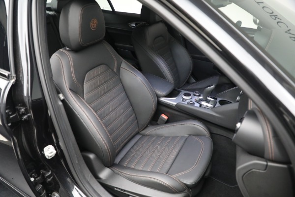 New 2025 Alfa Romeo Giulia Intensa for sale Sold at Alfa Romeo of Greenwich in Greenwich CT 06830 19