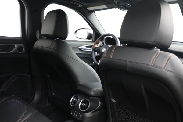 New 2025 Alfa Romeo Giulia Intensa for sale Sold at Alfa Romeo of Greenwich in Greenwich CT 06830 20