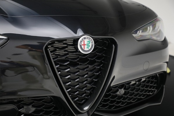 New 2025 Alfa Romeo Giulia Intensa for sale Sold at Alfa Romeo of Greenwich in Greenwich CT 06830 25