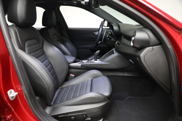 Used 2022 Alfa Romeo Giulia Veloce for sale Sold at Alfa Romeo of Greenwich in Greenwich CT 06830 16