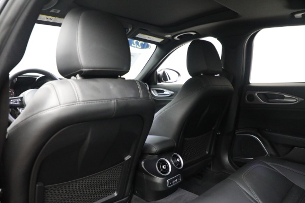 Used 2022 Alfa Romeo Giulia Veloce for sale Sold at Alfa Romeo of Greenwich in Greenwich CT 06830 19