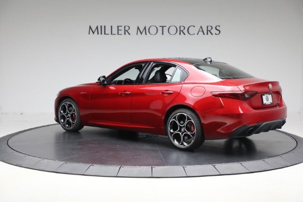 Used 2022 Alfa Romeo Giulia Veloce for sale Sold at Alfa Romeo of Greenwich in Greenwich CT 06830 4