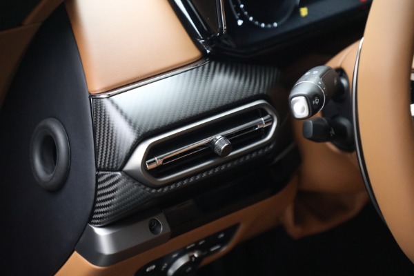 New 2026 Aston Martin Vantage for sale $240,100 at Alfa Romeo of Greenwich in Greenwich CT 06830 21