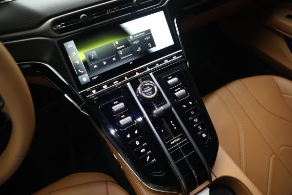 New 2026 Aston Martin Vantage for sale $240,100 at Alfa Romeo of Greenwich in Greenwich CT 06830 26