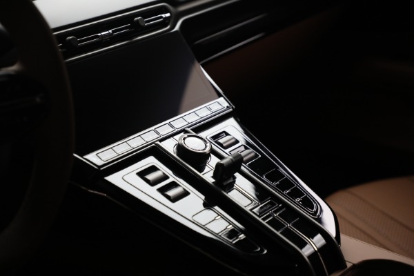 New 2026 Aston Martin Vantage for sale $240,100 at Alfa Romeo of Greenwich in Greenwich CT 06830 27