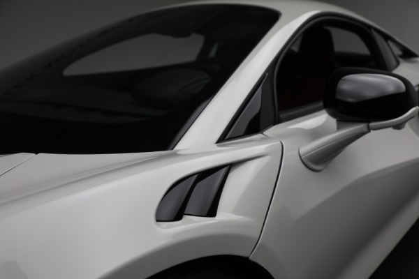 New 2026 McLaren Artura TechLux for sale $304,500 at Alfa Romeo of Greenwich in Greenwich CT 06830 25