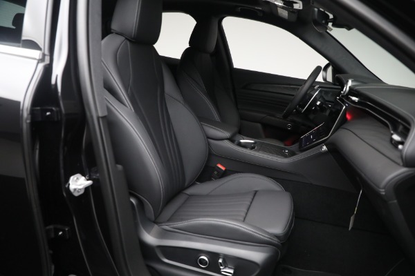 New 2025 Maserati Grecale for sale Sold at Alfa Romeo of Greenwich in Greenwich CT 06830 17