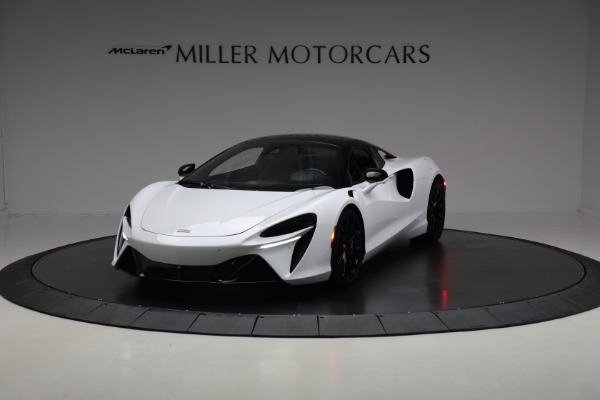 2023 McLaren Artura Techlux