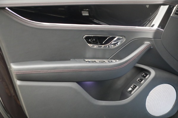 New 2026 Bentley Flying Spur for sale $317,510 at Alfa Romeo of Greenwich in Greenwich CT 06830 14