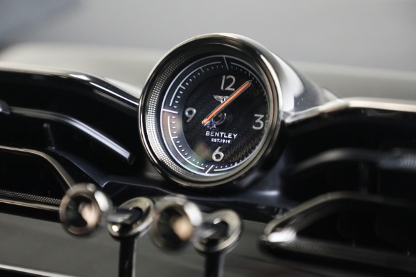 New 2025 Bentley Bentayga S Black Edition for sale $264,900 at Alfa Romeo of Greenwich in Greenwich CT 06830 21