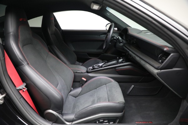 Used 2025 Porsche 911 Carrera GTS for sale $195,900 at Alfa Romeo of Greenwich in Greenwich CT 06830 16