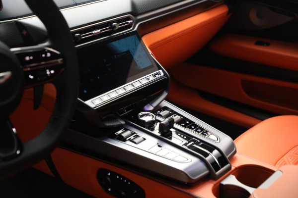 New 2025 Aston Martin Vanquish for sale $532,200 at Alfa Romeo of Greenwich in Greenwich CT 06830 24